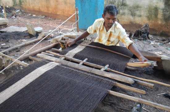 Gongadi weaver